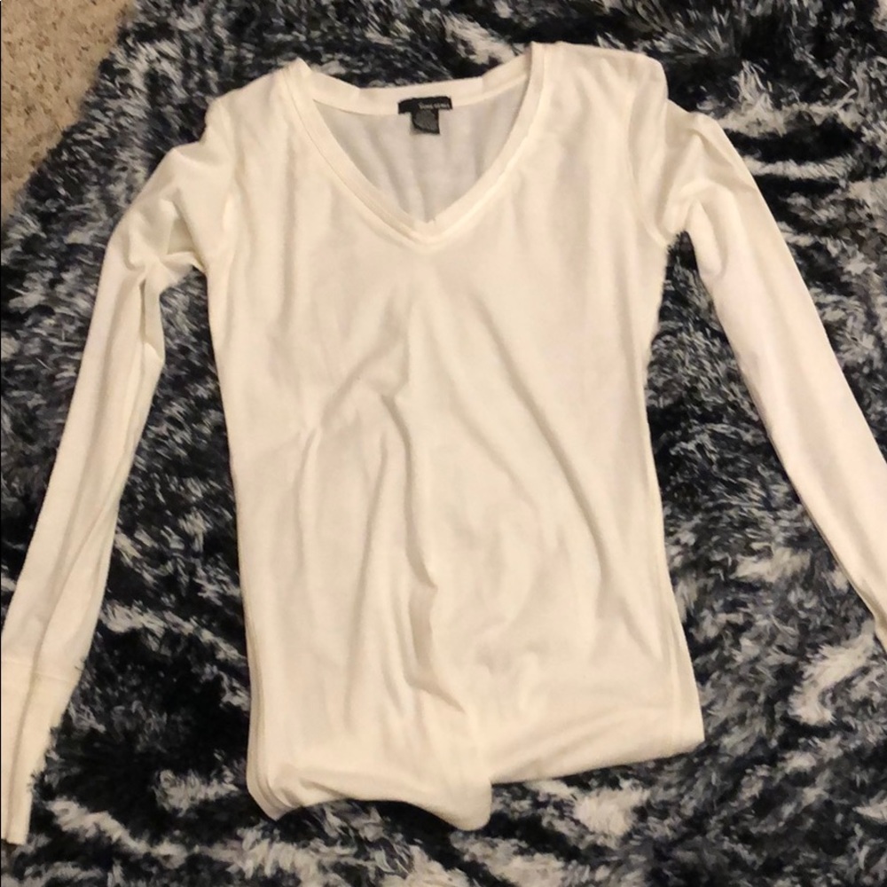 Off-white v-neck long sleeve tee